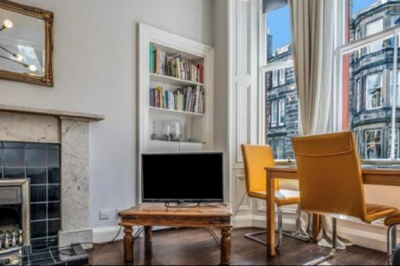 Spacious & Comfortable 3 Bedroom Apartment - Near City Centre - Free Parking Available - Sleeps Up To 5 Guests Edinburgh Exterior photo